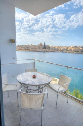Bright and spacious 3 bedroom apartment with breathtaking views - GOSLM-5